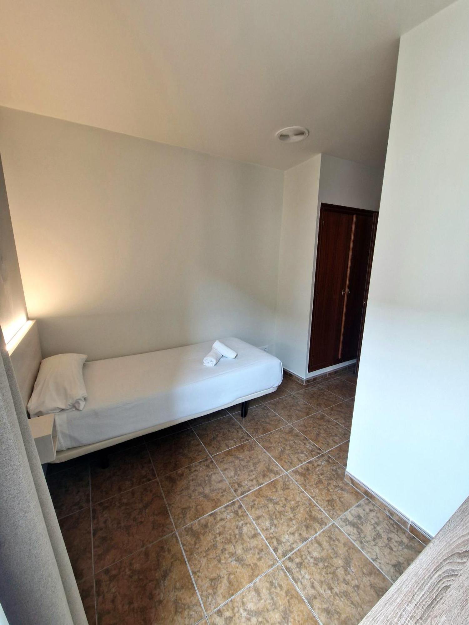 Hostal Rugaca Huesca Exterior photo