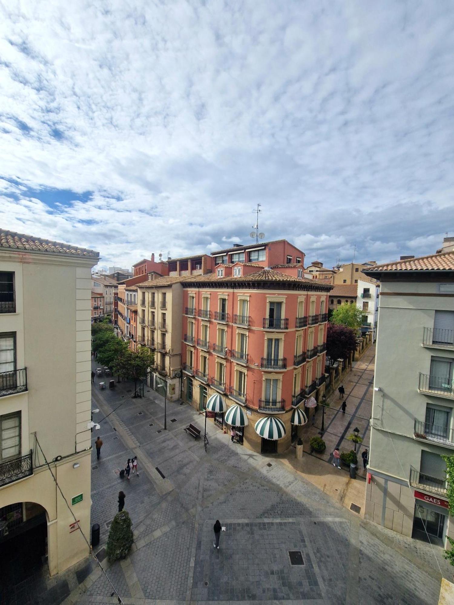 Hostal Rugaca Huesca Exterior photo