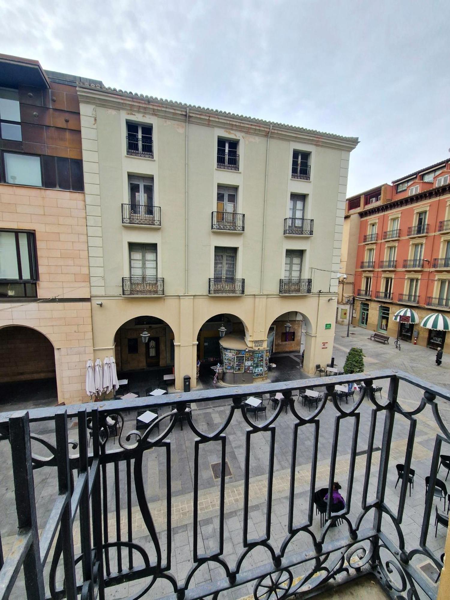 Hostal Rugaca Huesca Exterior photo